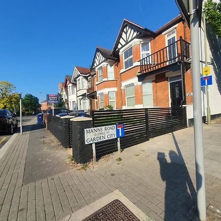 Marble House Edgware Exterior foto